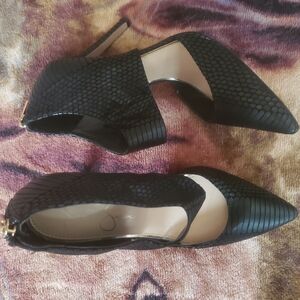 Jessica Simpson Black Heels with Textured Snake Skin Design